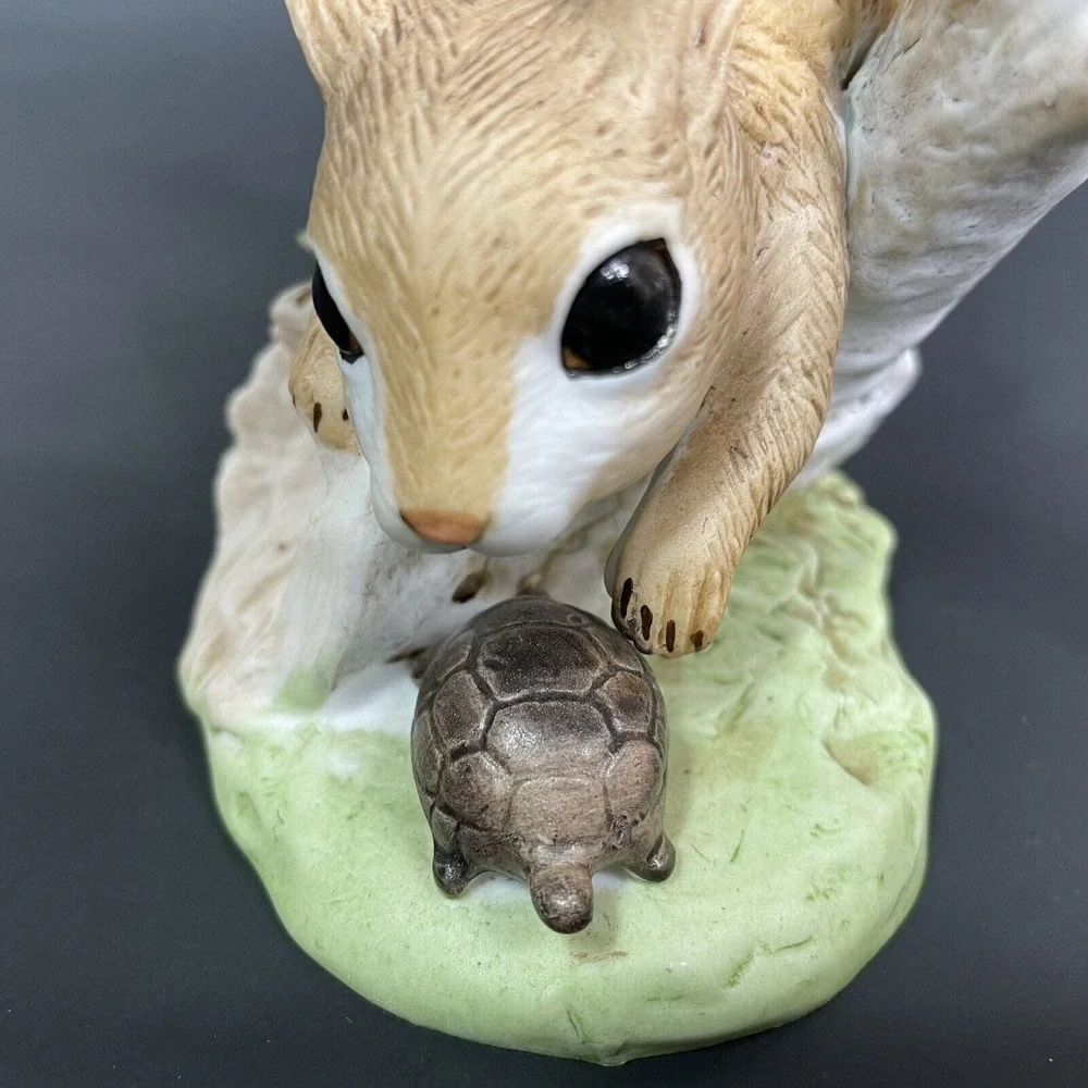 Homco figurine gently